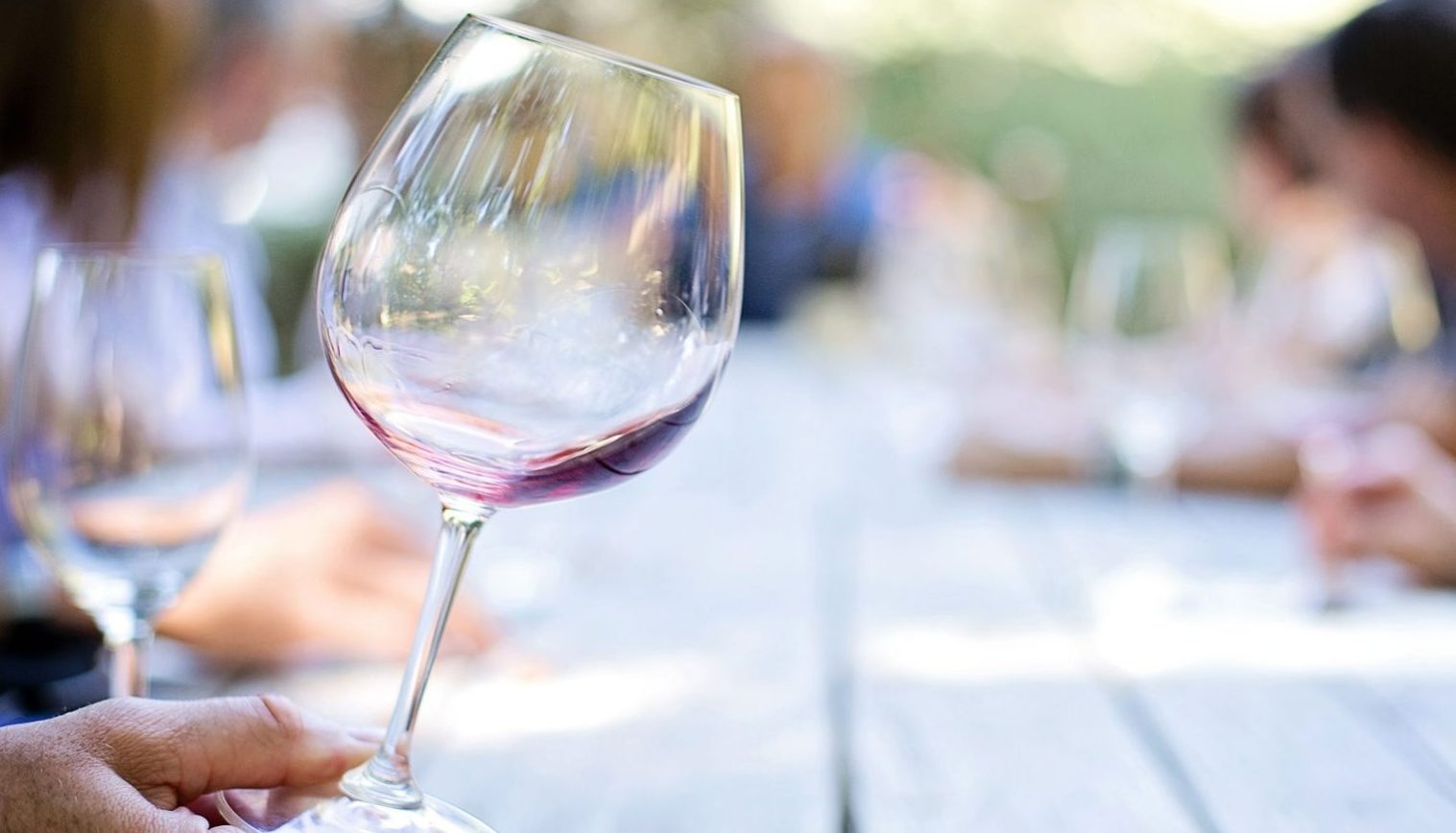 Bottoms Up! – Host your own wine tasting and boost your school fundraising