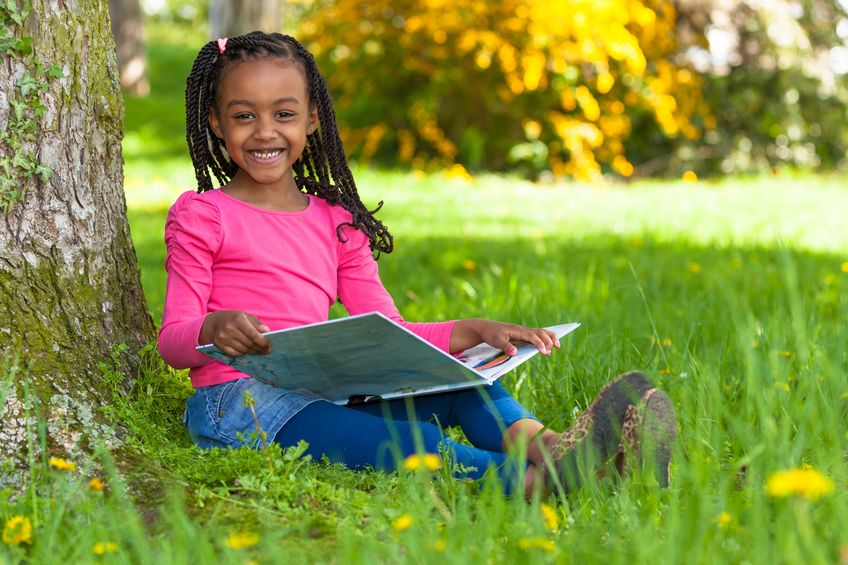 How Reading Outdoors Can Be Beneficial In Summer Weather