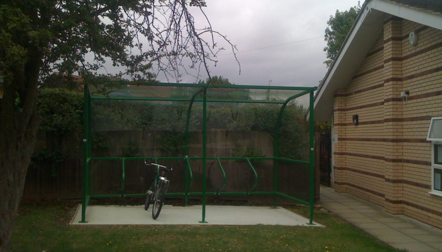 Larchwood Primary School – Cycle Shelter