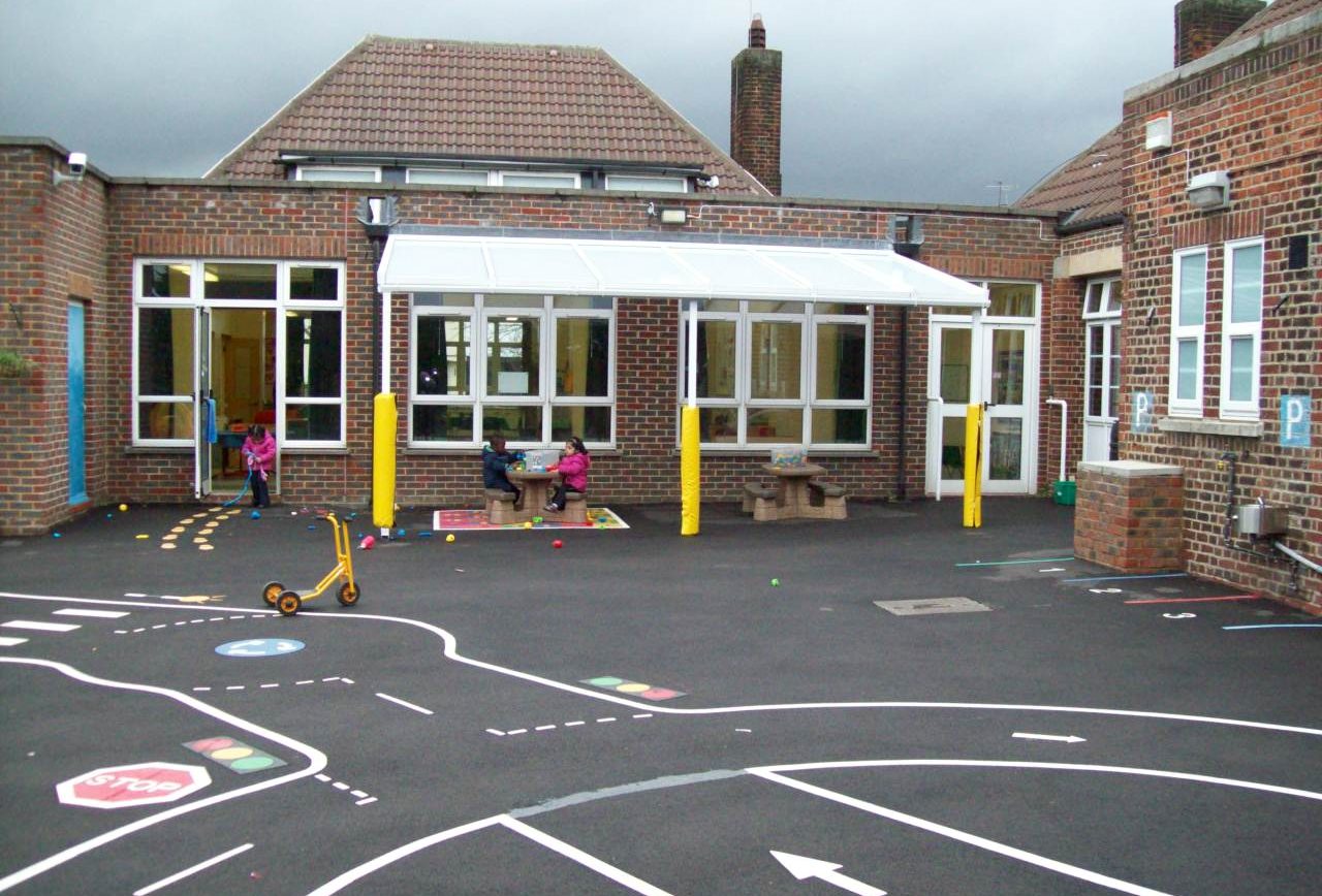 Manor Infant School – 2nd Wall Mounted canopy