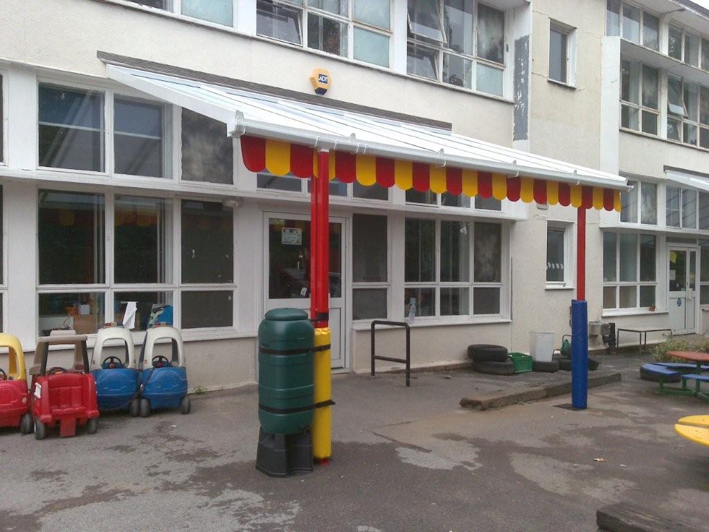 Brockley Primary School – Wall Mounted canopy