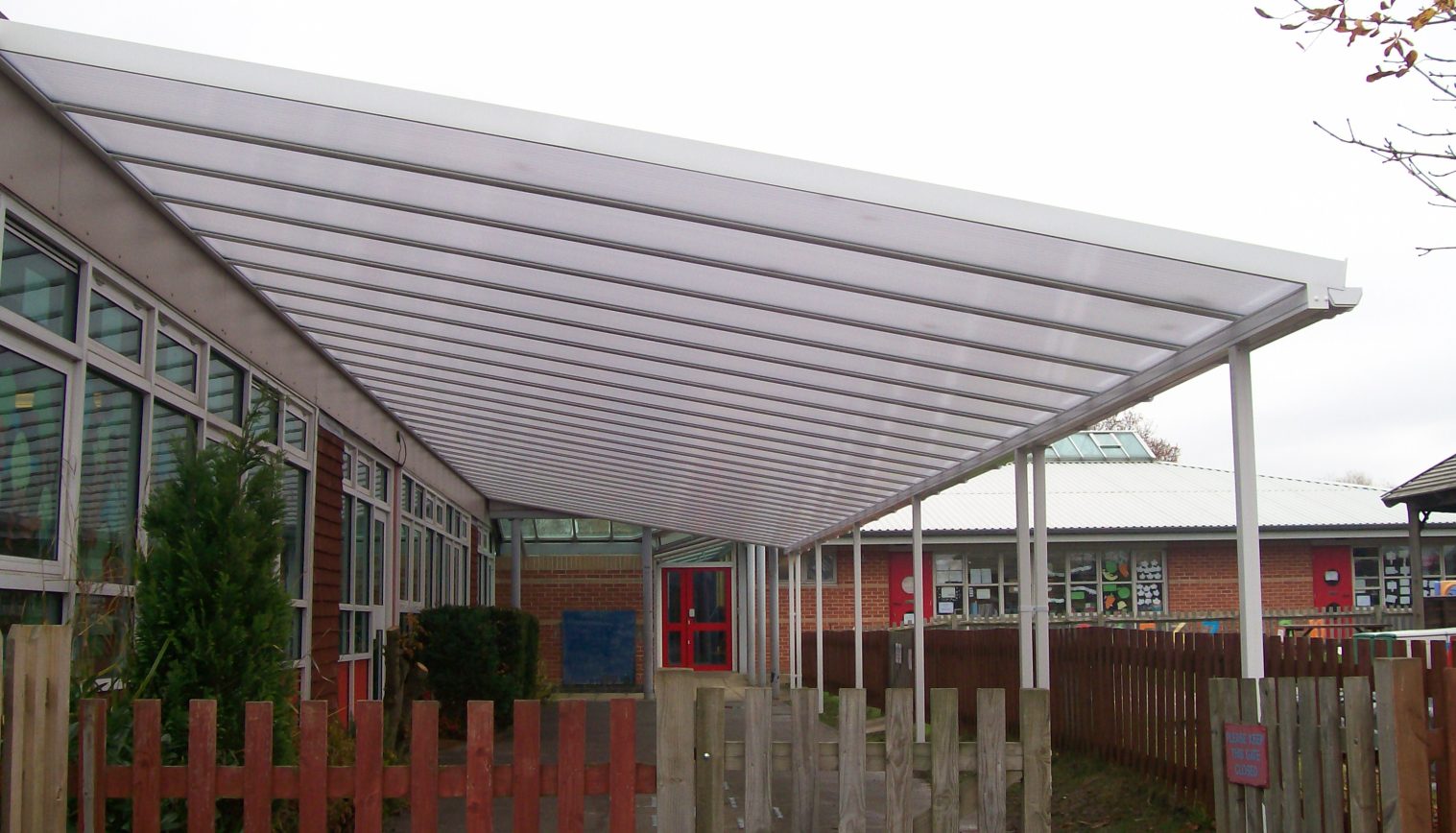 Worplesdon Primary School – Wall Mounted Canopy