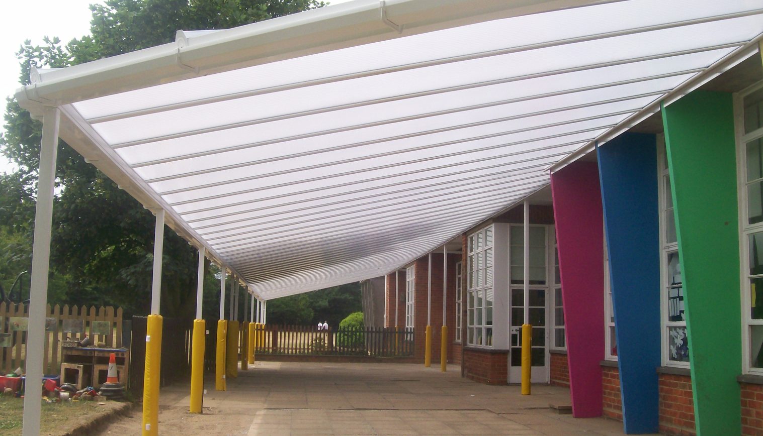 Leiston Primary School – Wall Mounted Canopy
