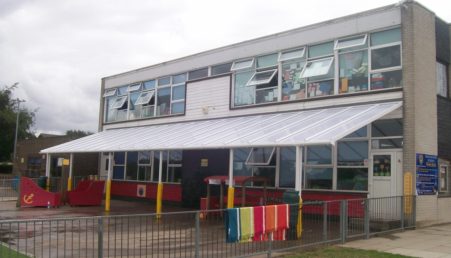 Regis Manor Primary School – Wall Mounted Canopy