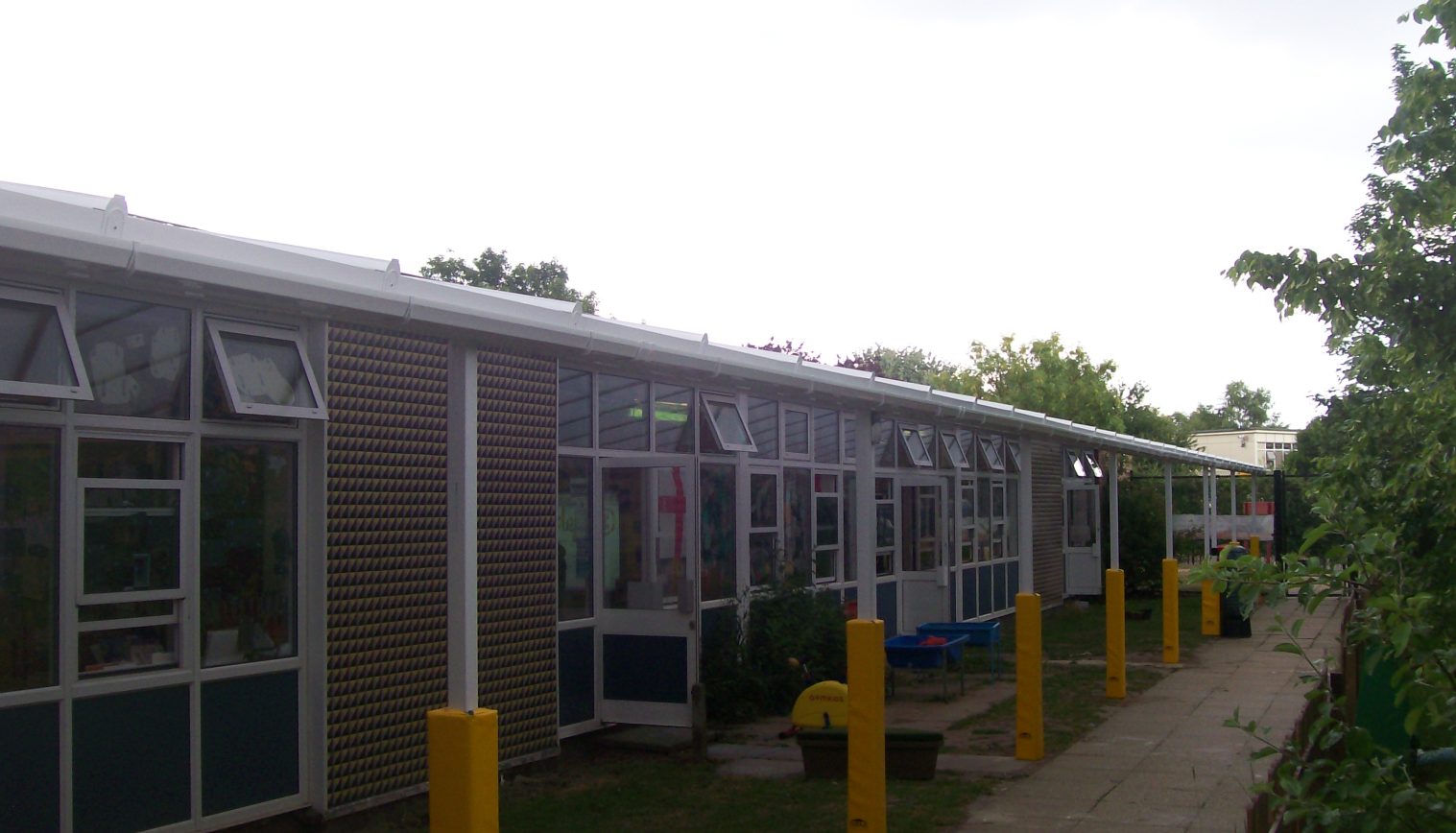 Monkwick Infant & Nursery School – Wall Mounted Canopy