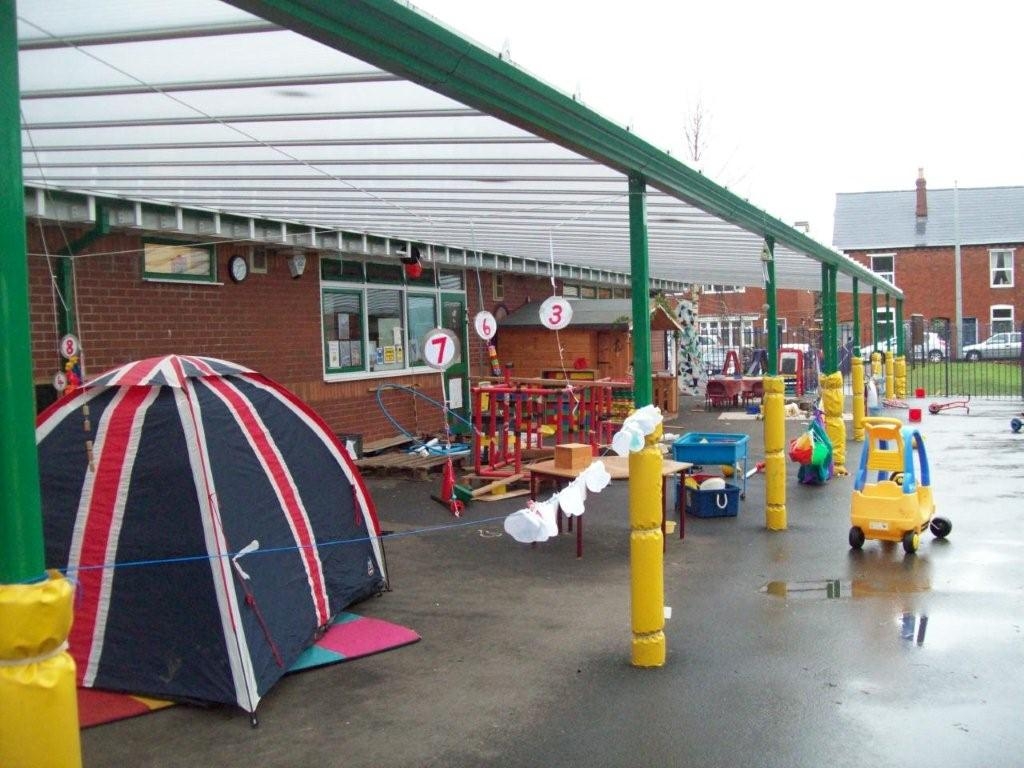 Oldswinford CE Primary School – Wall Mounted Canopy