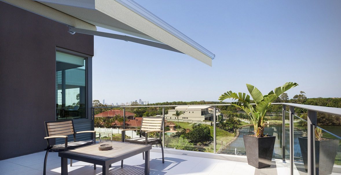 Australia Commercial Awning Retractable Fabric Awning UK