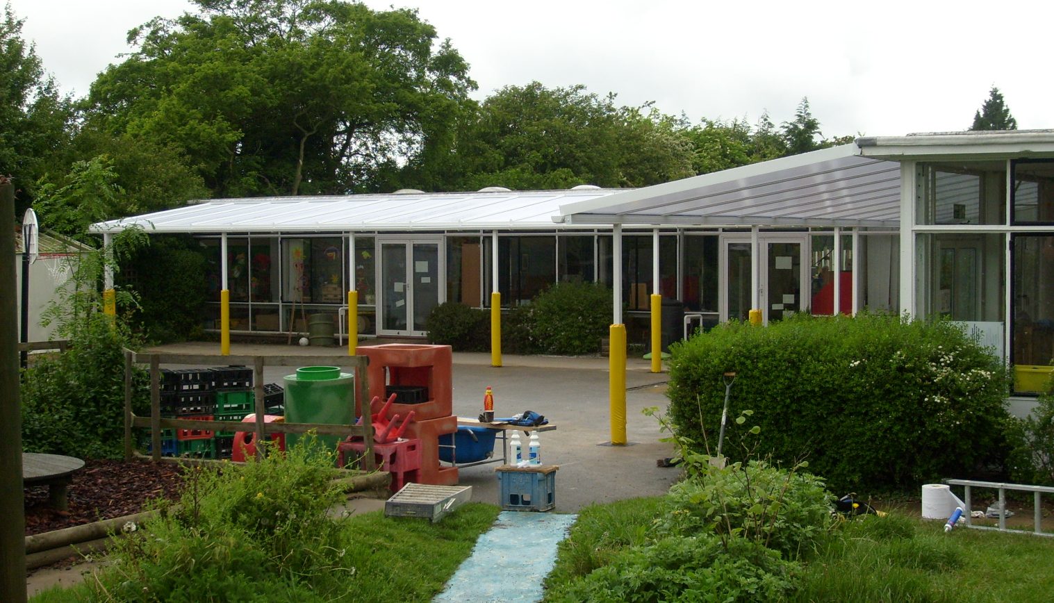 Batford Nursery School – Wall Mounted Canopy