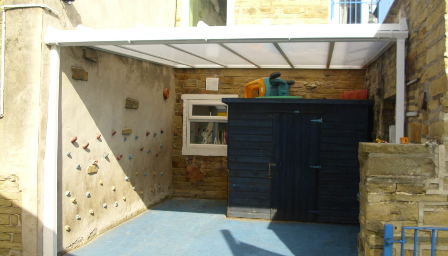 Bridge End House Nursery – Wall mounted Canopy