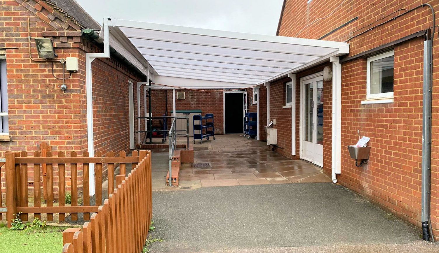 Hertingfordbury Cowper Primary School – Wall Mounted Canopy