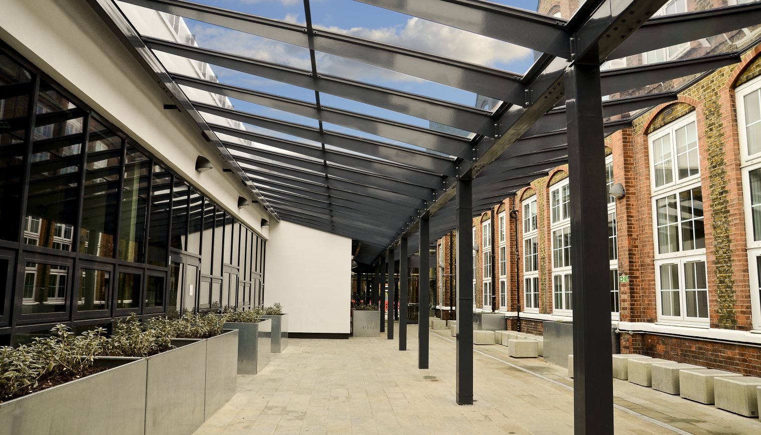 Oaklands Secondary School – 2nd Free Standing Canopy