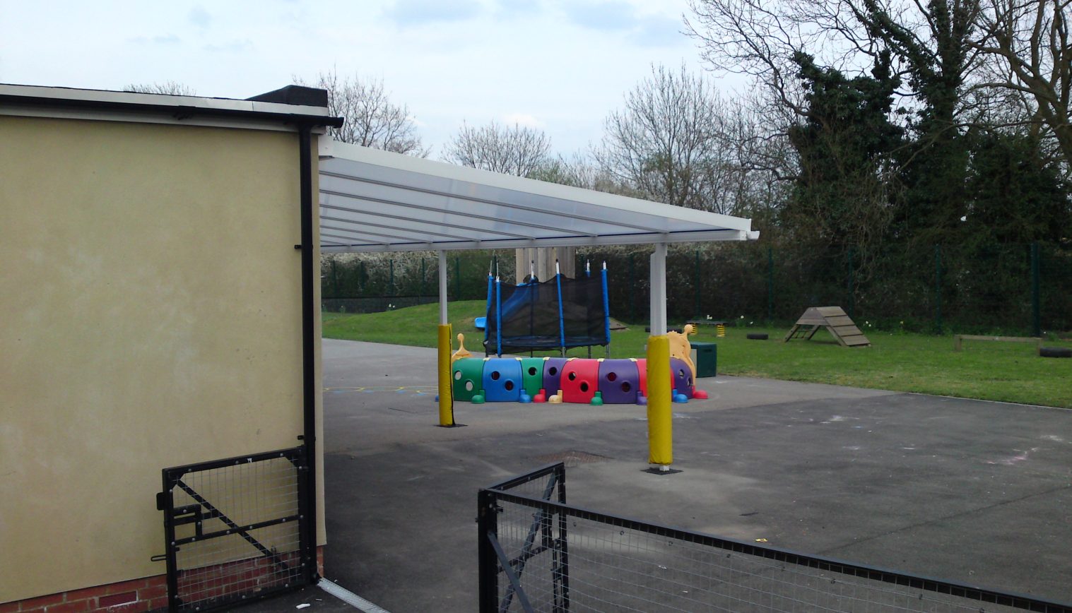 Hobbs Hill Wood Primary School – Wall Mounted Canopy – Second Install