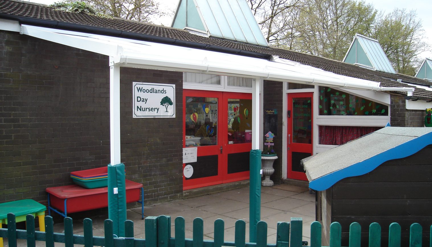Woodlands Day Nursery – Wall Mounted Canopy