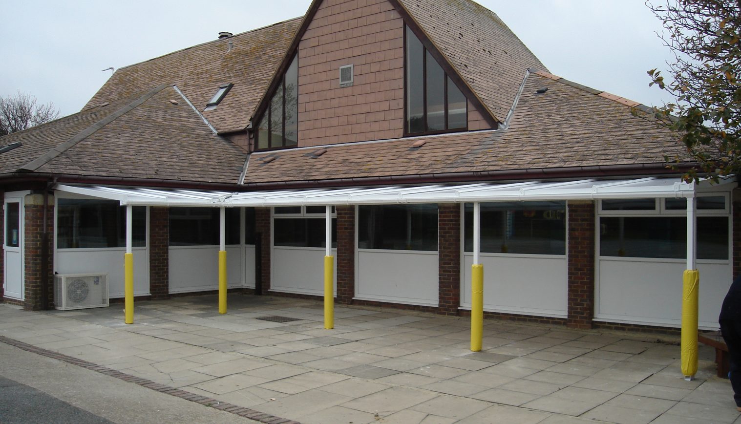 Northdown Primary School – Wall Mounted Canopy