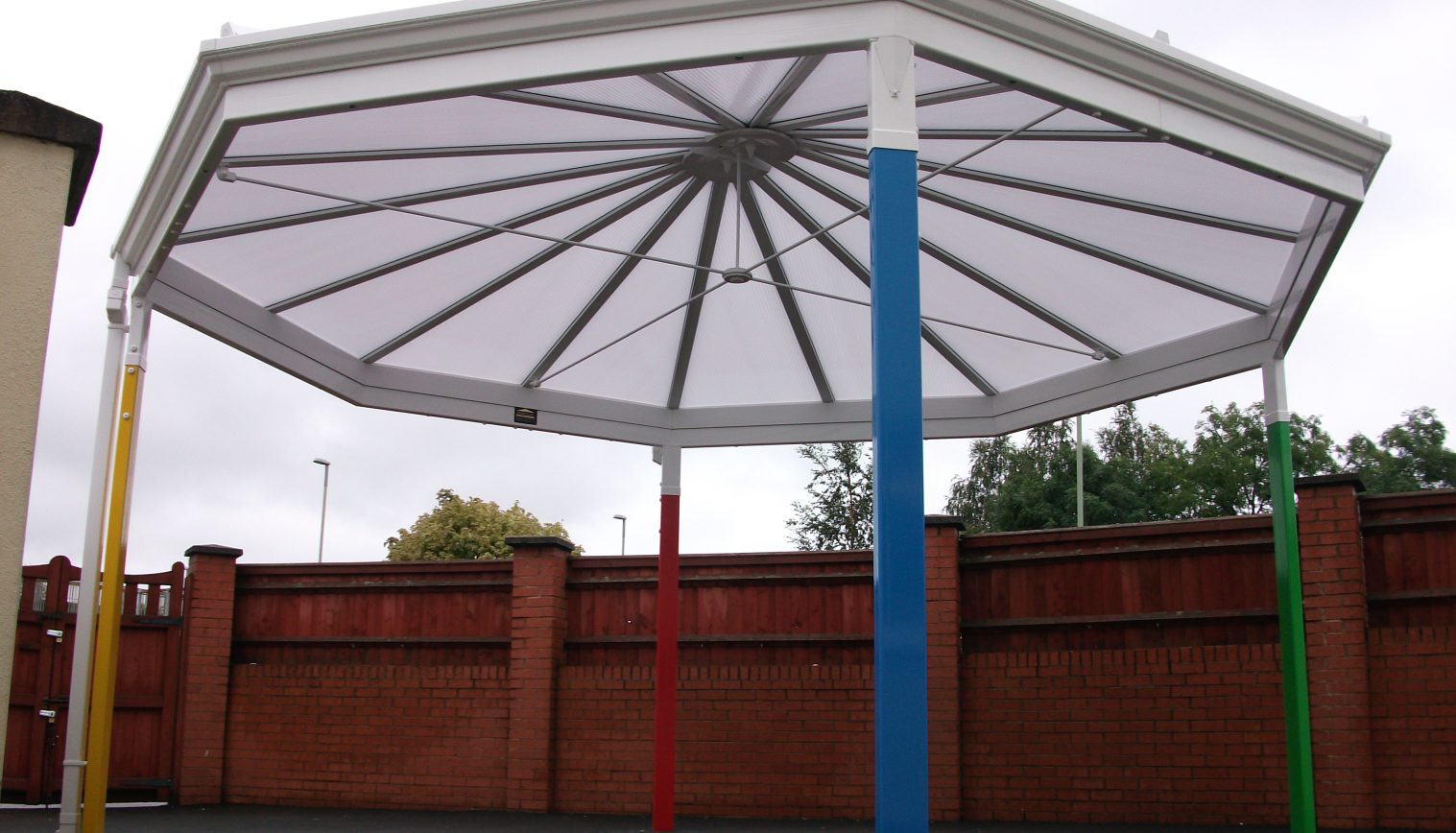 Twin Gables Day Nursery – Free Standing Canopy