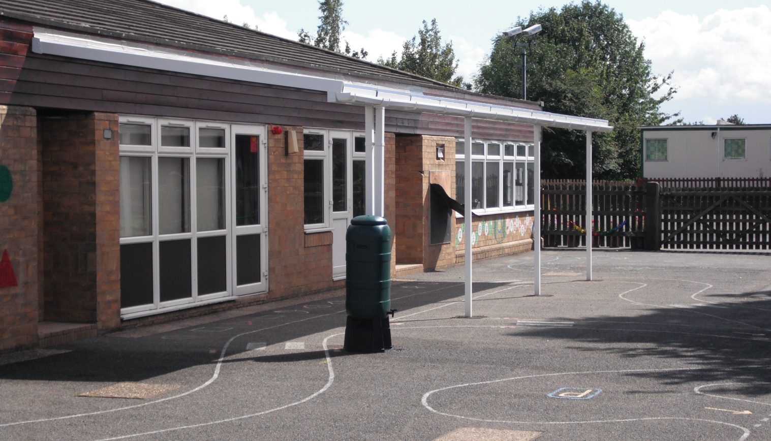 Wheatfields Primary School – Wall Mounted Canopy