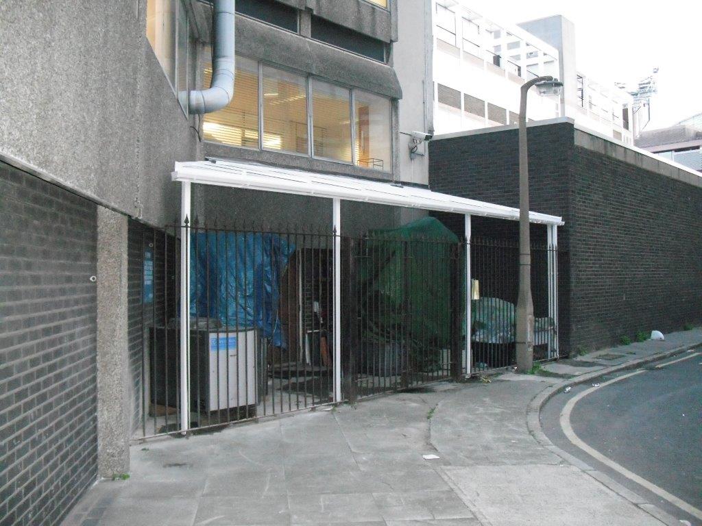 London South Bank University – Wall Mounted canopy