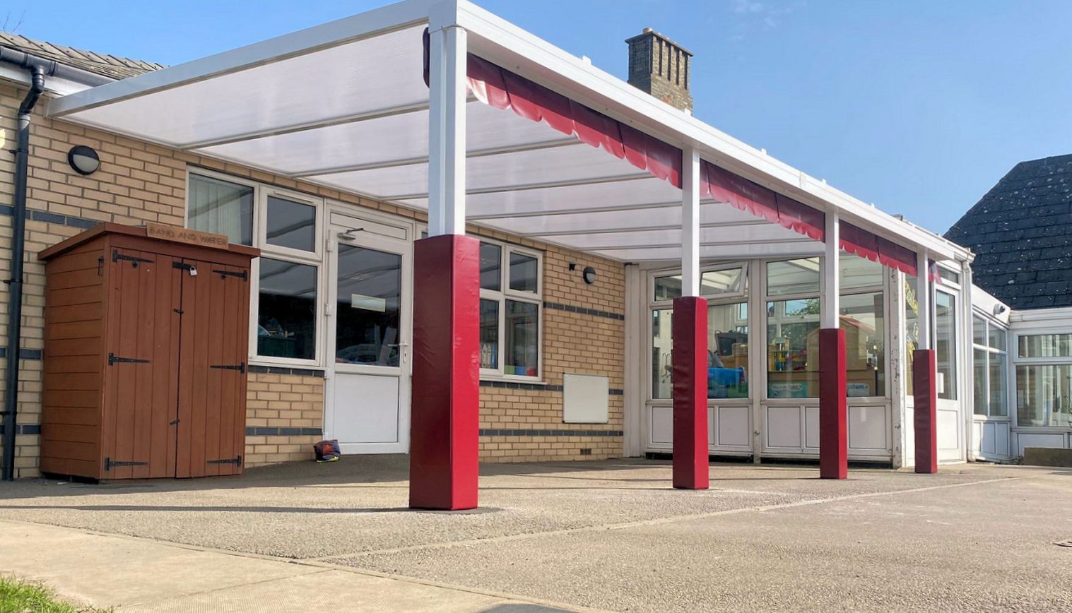 Elm Road Primary School – Wall Mounted Canopy