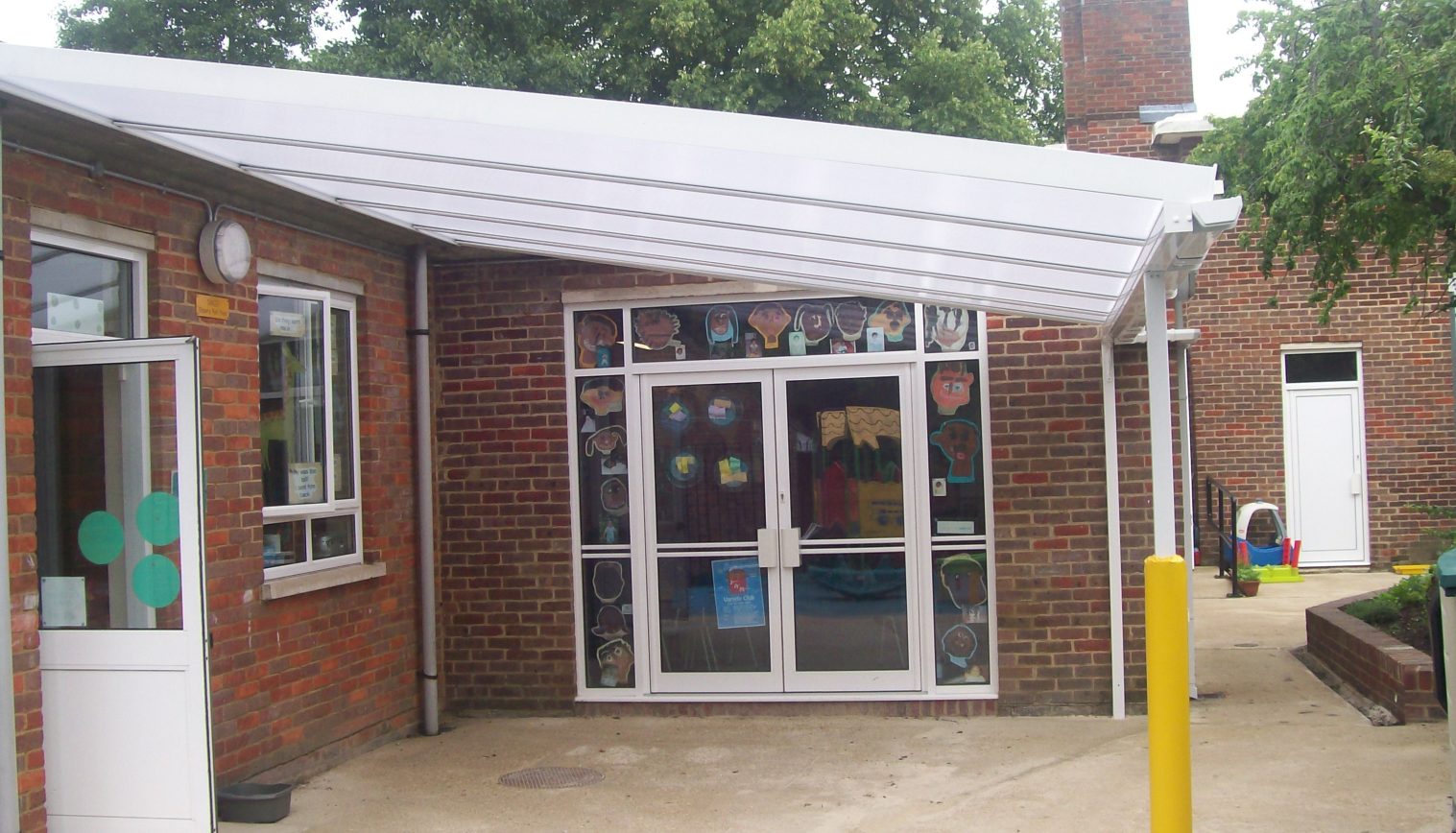 Reddiford School – Wall Mounted Canopy