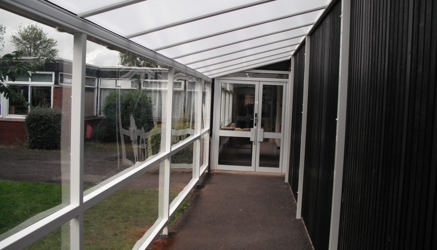 Milby Primary School – Wall Mounted Canopy