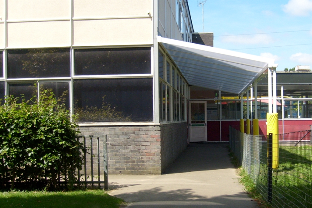 Linden Grove Primary School – Wall mounted canopy – Second installation
