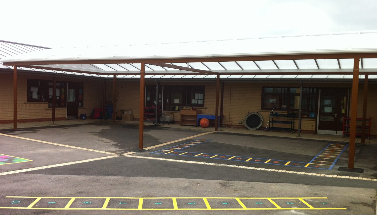Hampton Hargate Primary School – Free Standing Canopy