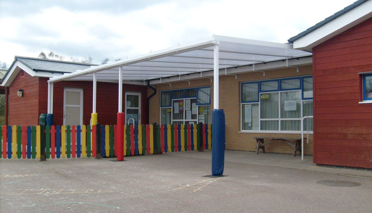 Harvey Road Primary School – Wall Mounted Canopy