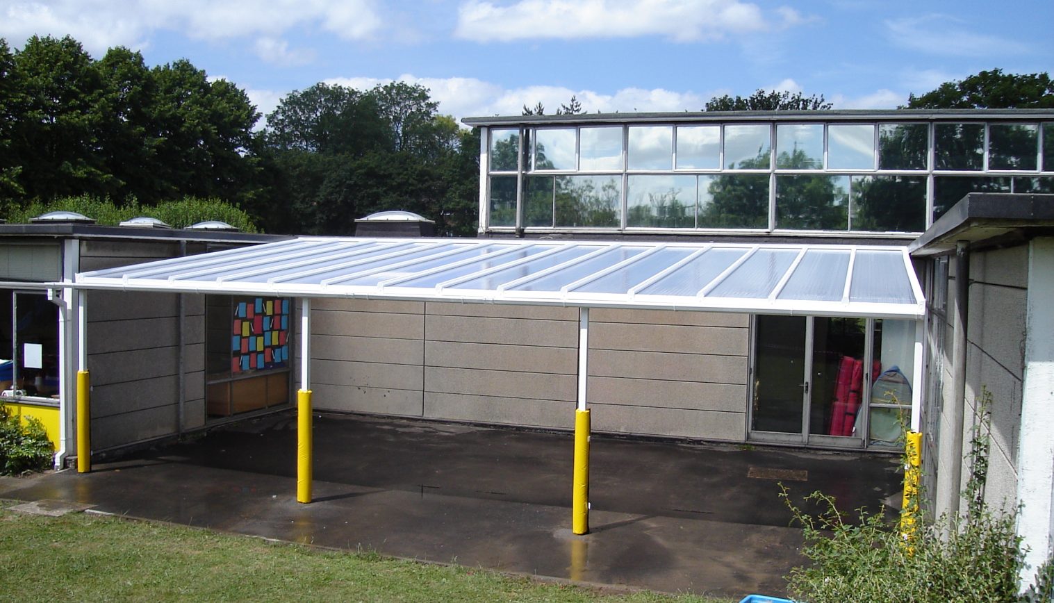 Hobbs Hill Wood Primary School – Wall Mounted Canopy – First Install