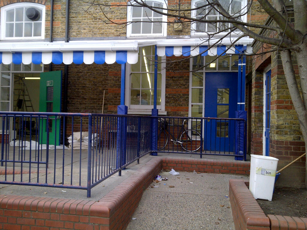 Nightingale Primary School – Two Wall Mounted Canopies