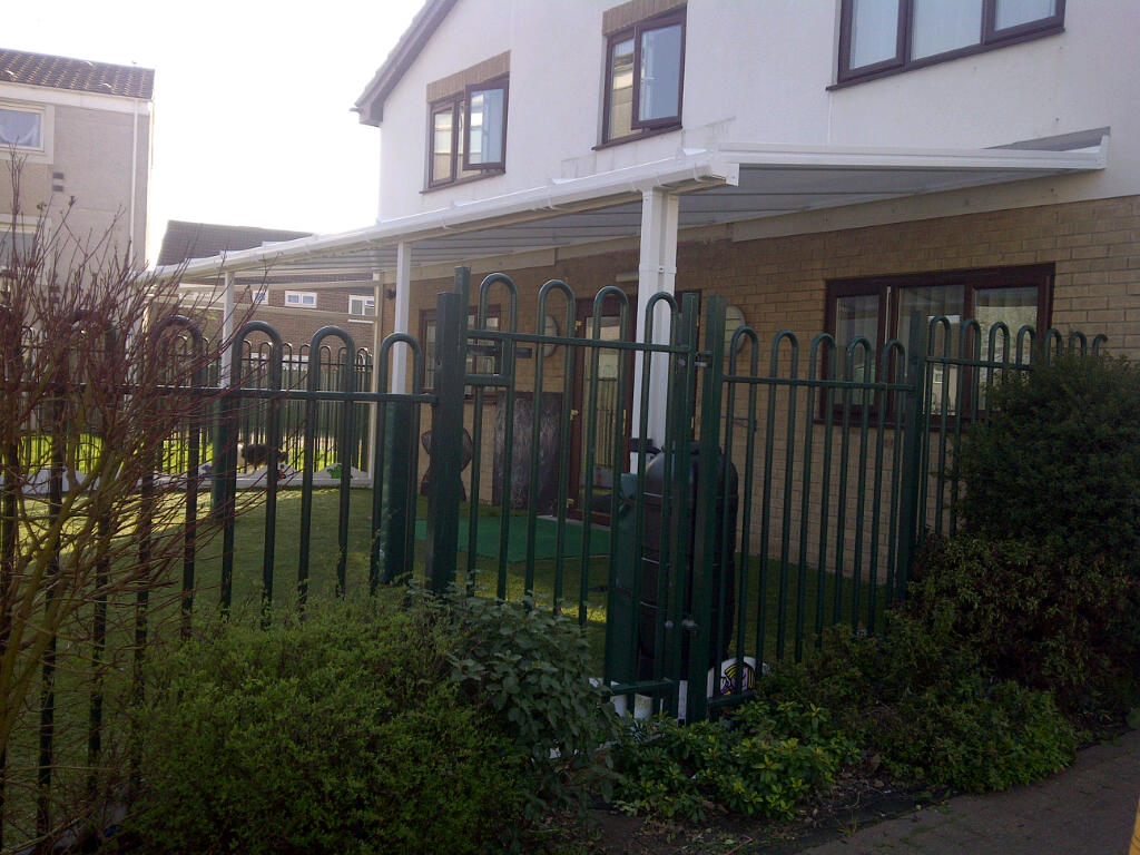 Sure Start Children’s Centre – Wall Mounted Canopy