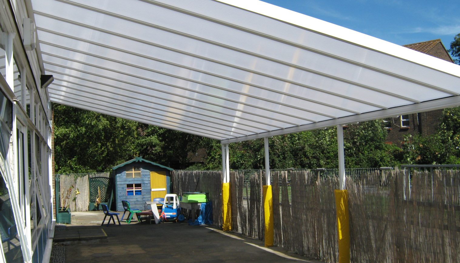 Parkway Primary School – Wall Mounted Canopy