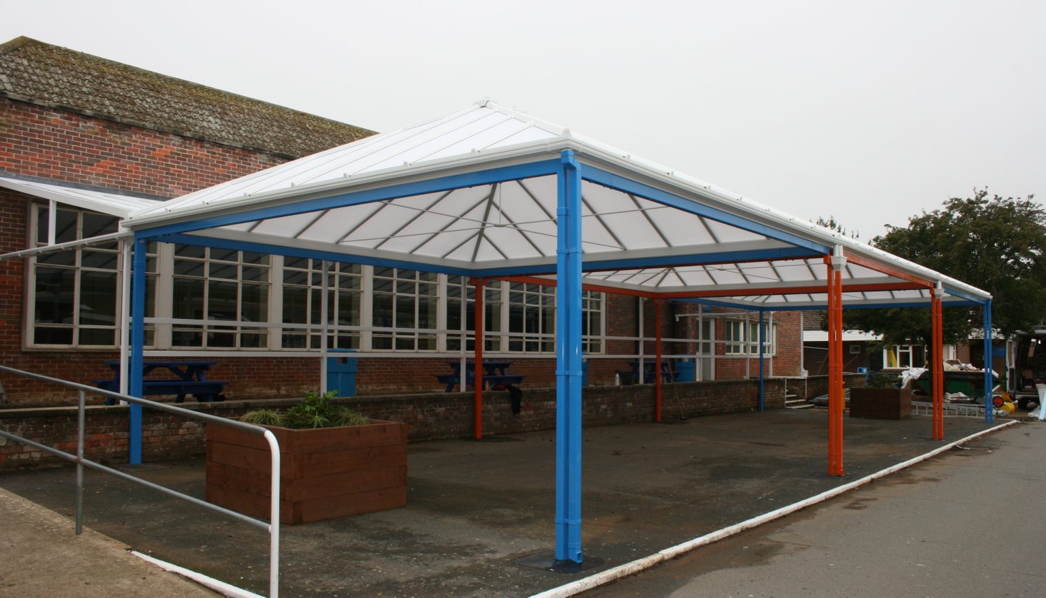 Sandown Bay Academy – Wall Mounted and Free Standing Canopies