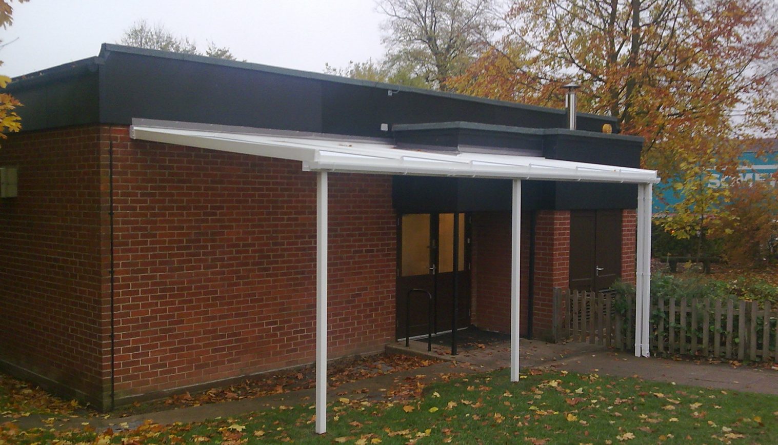 Recreation Road Infant School – Wall Mounted Canopy