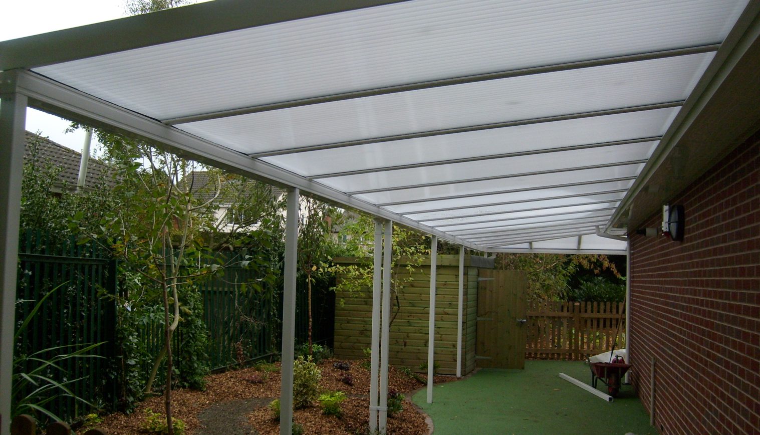 Kenilworth Nursery School – Wall mounted canopy