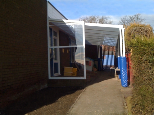 Kibblesworth Primary School – Wall Mounted Canopy