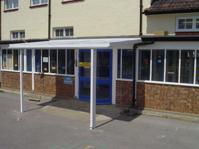 Pelham Primary School – Wall Mounted Canopy