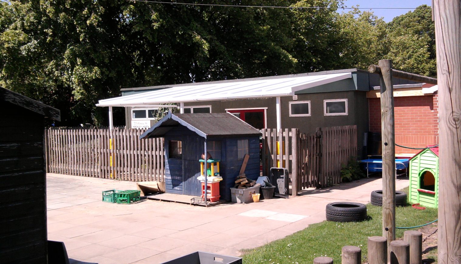 Hockley Heath Primary School – Wall Mounted Canopy