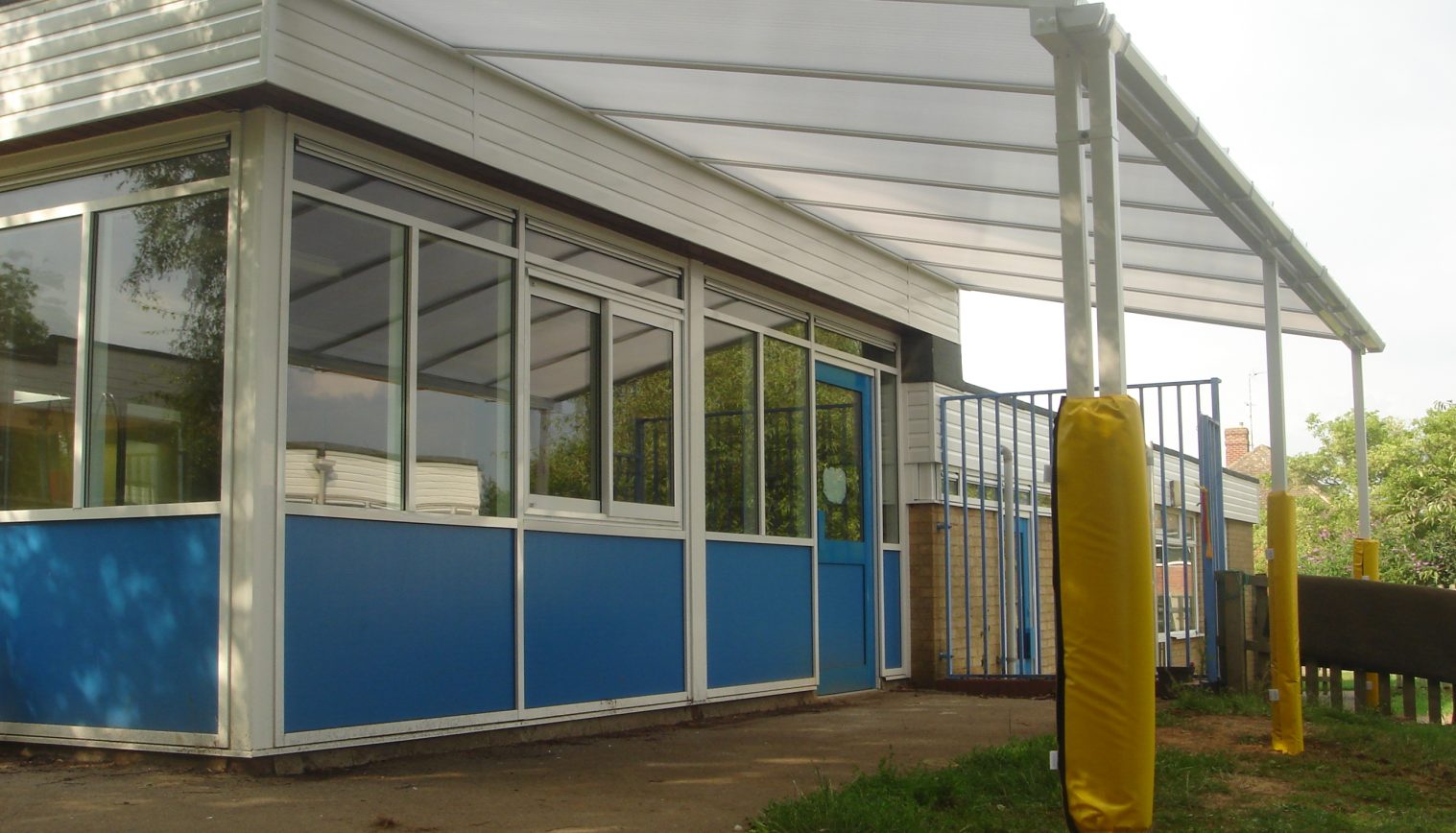 Queensway School – Wall Mounted Canopy