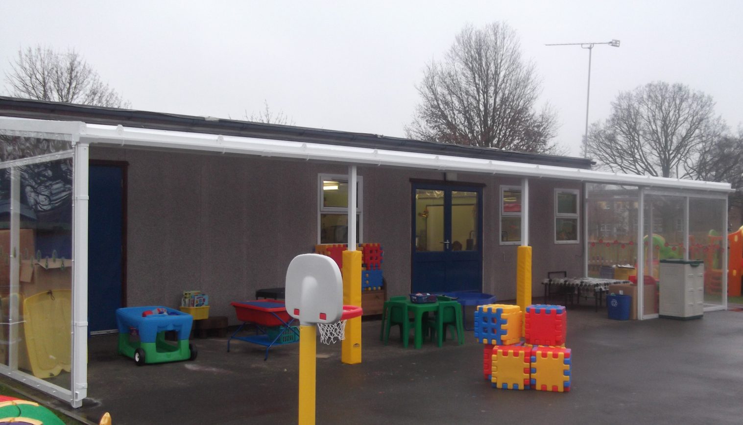 Roxbourne Infants School – Wall Mounted Canopy