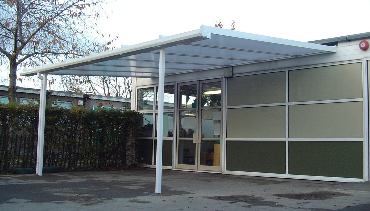 Rufford Primary School – Wall Mounted Canopy