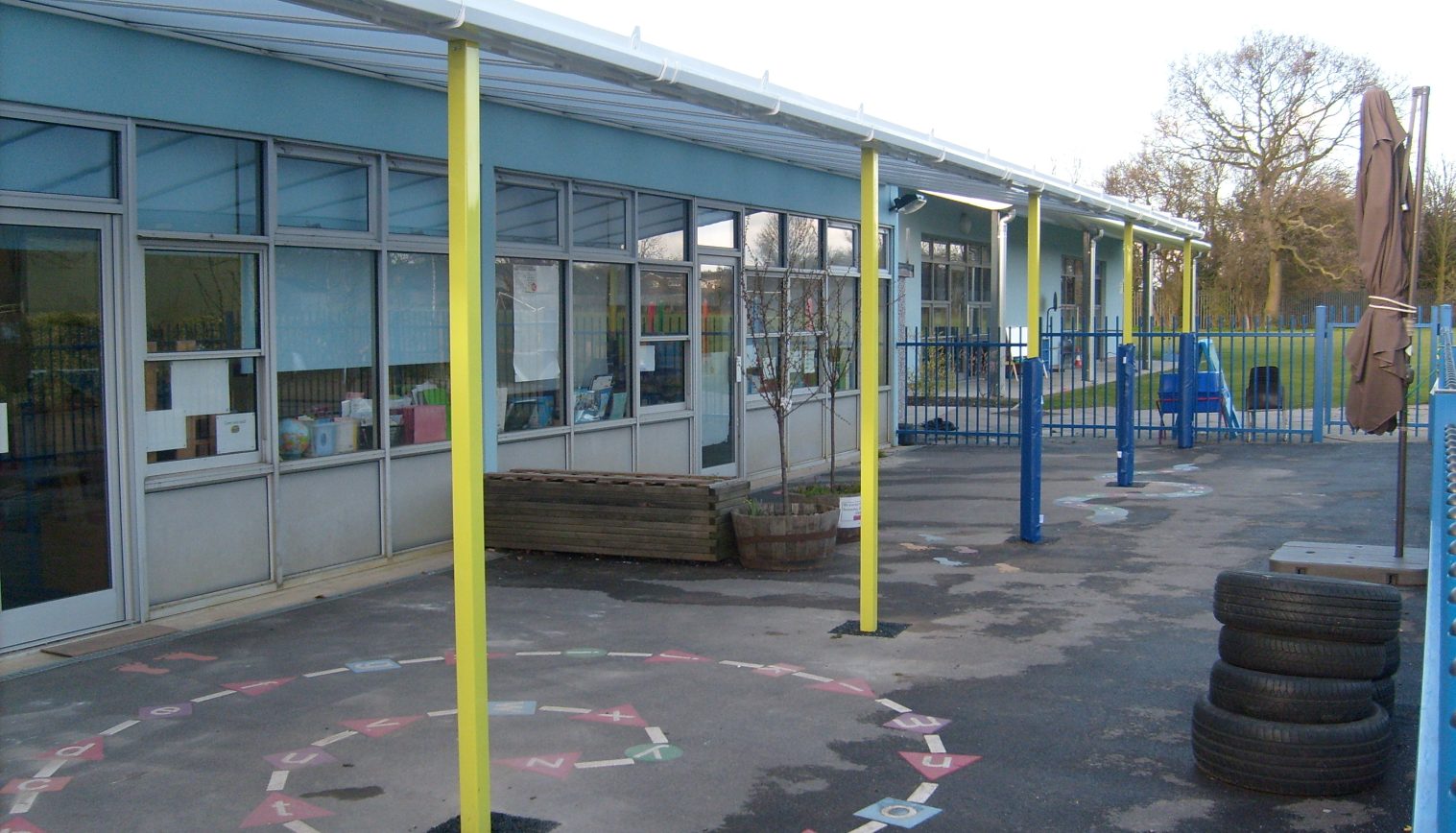 William Martin CE Junior School – Wall Mounted Canopy