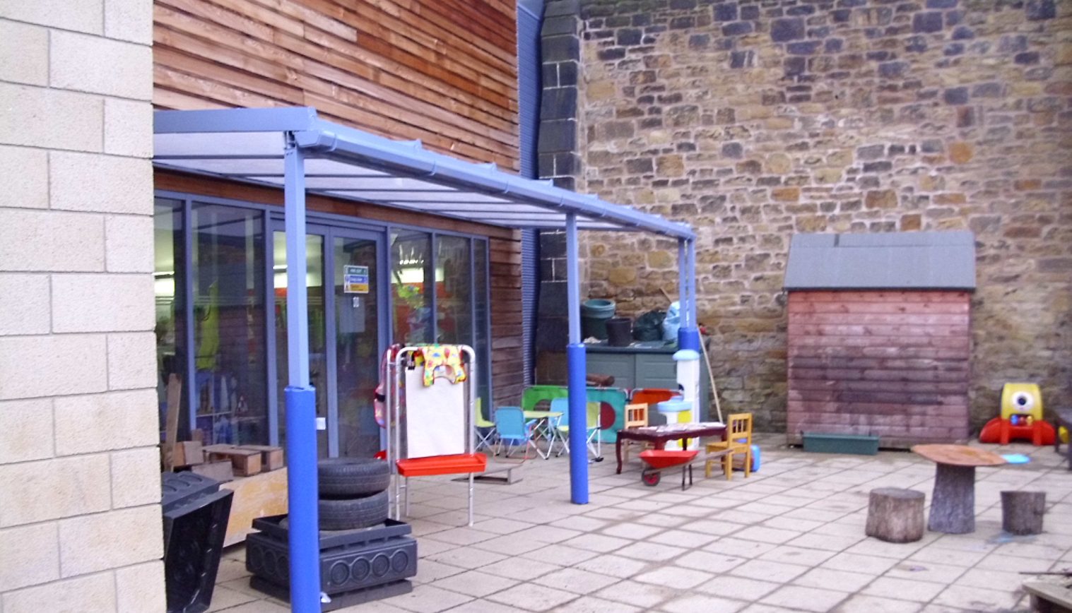 Wallsend Childrens Centre – Wall Mounted Canopy