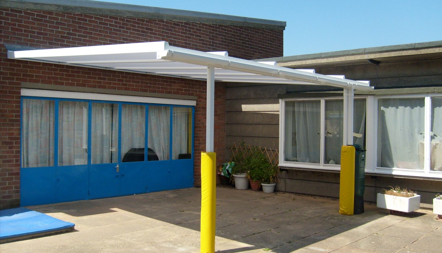 Whitehouse Infant School – Wall Mounted Canopy