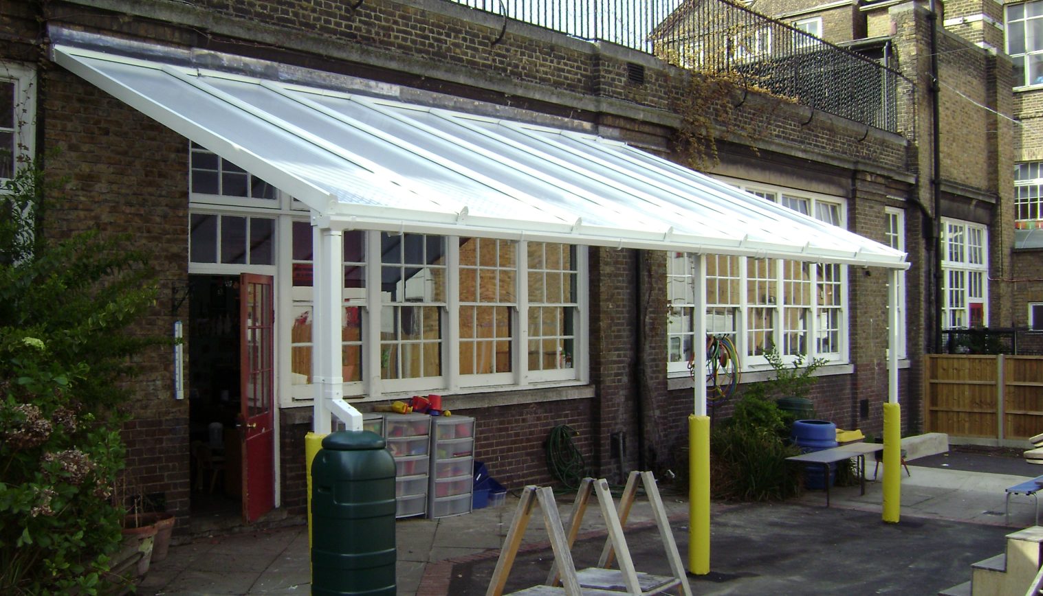 Winton Primary School – Wall Mounted Canopy