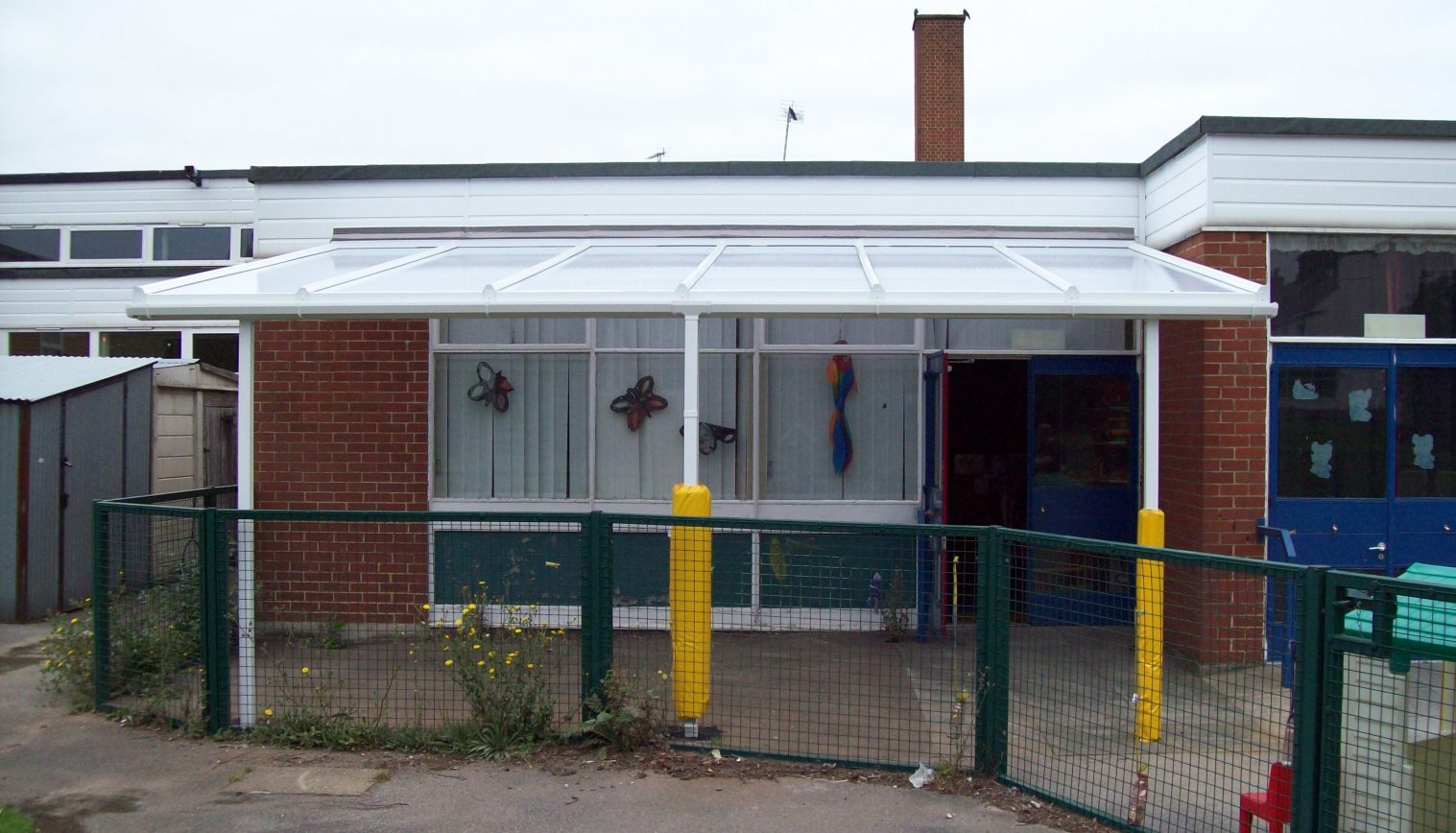 Woodview Day Nursery – Wall Mounted Canopy