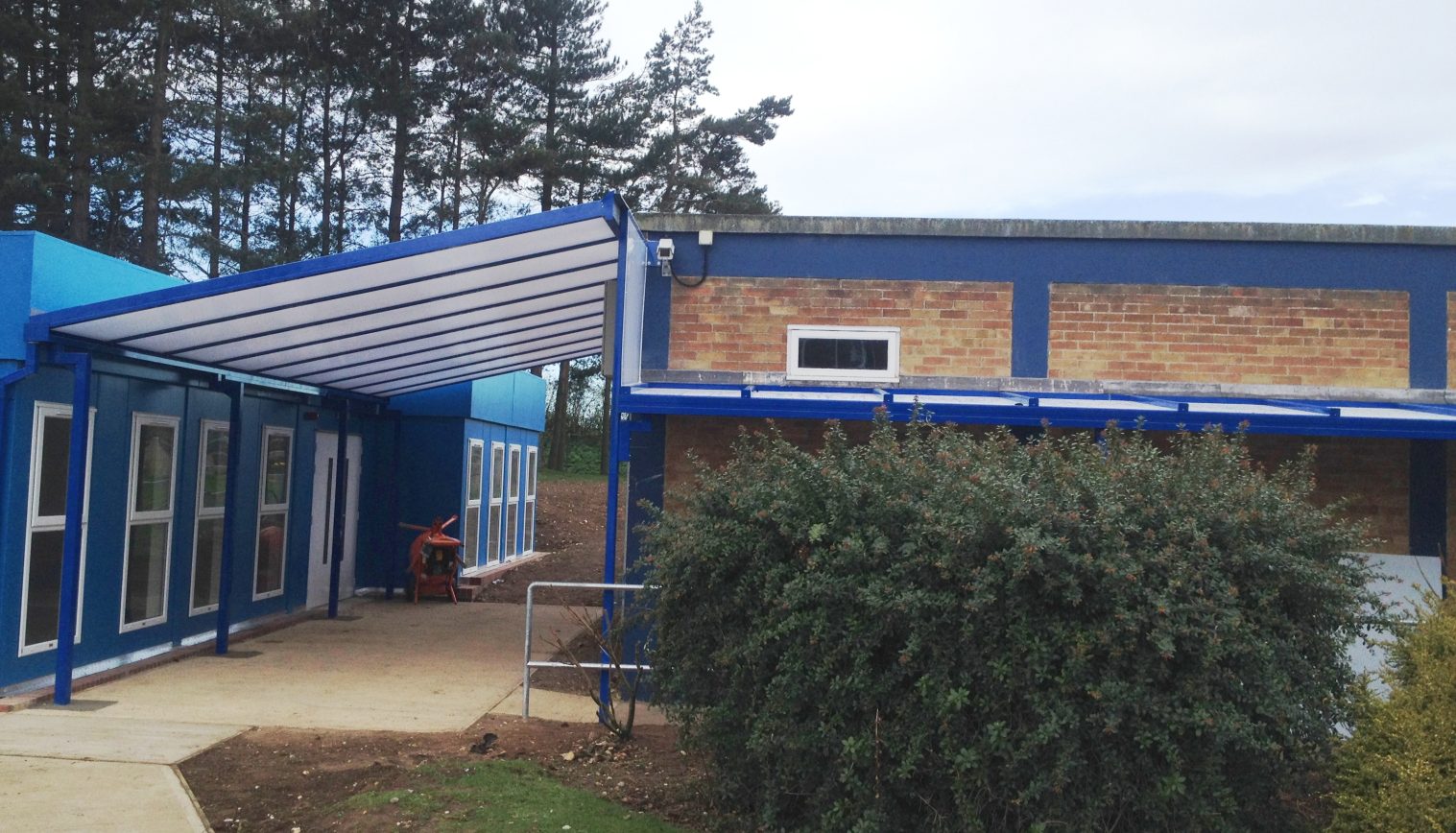 Alderman Peel High School – Wall Mounted Canopies