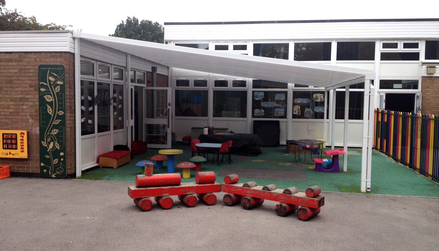 Ashcroft Infant & Nursery School – Wall Mounted Canopy