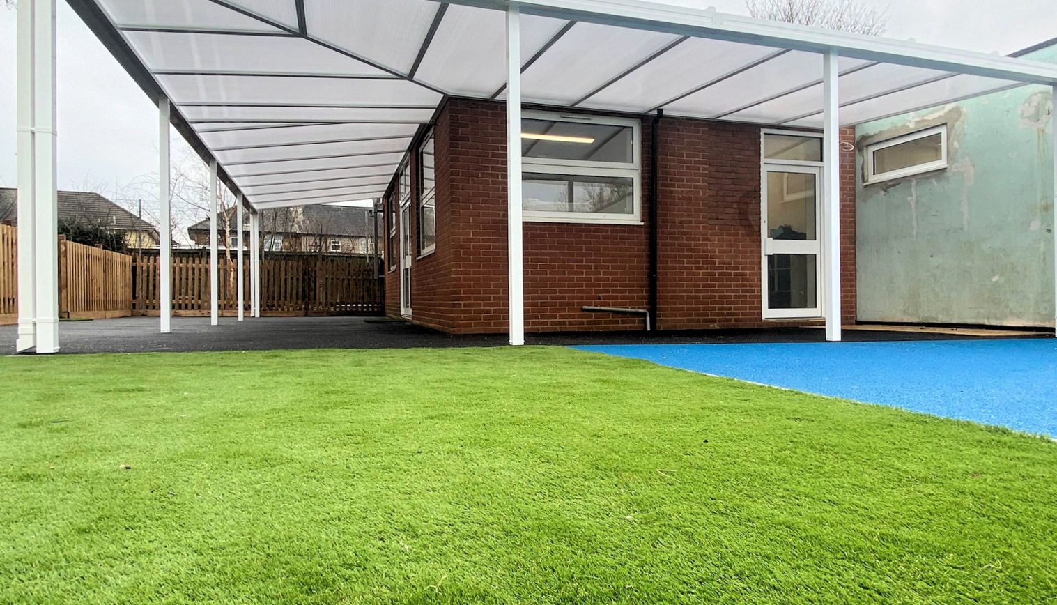 Becontree Primary School – Wall Mounted Canopies
