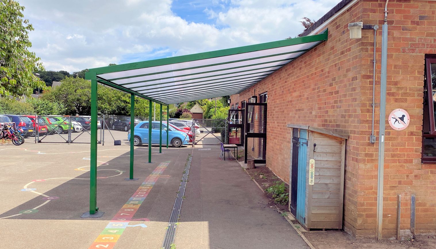 Broadway Infant School – Wall Mounted Canopy