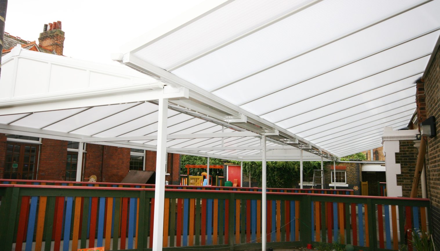 Chadwell Primary School – Wall Mounted and Free Standing Canopy